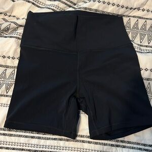 Heynuts black 6 inch biker short